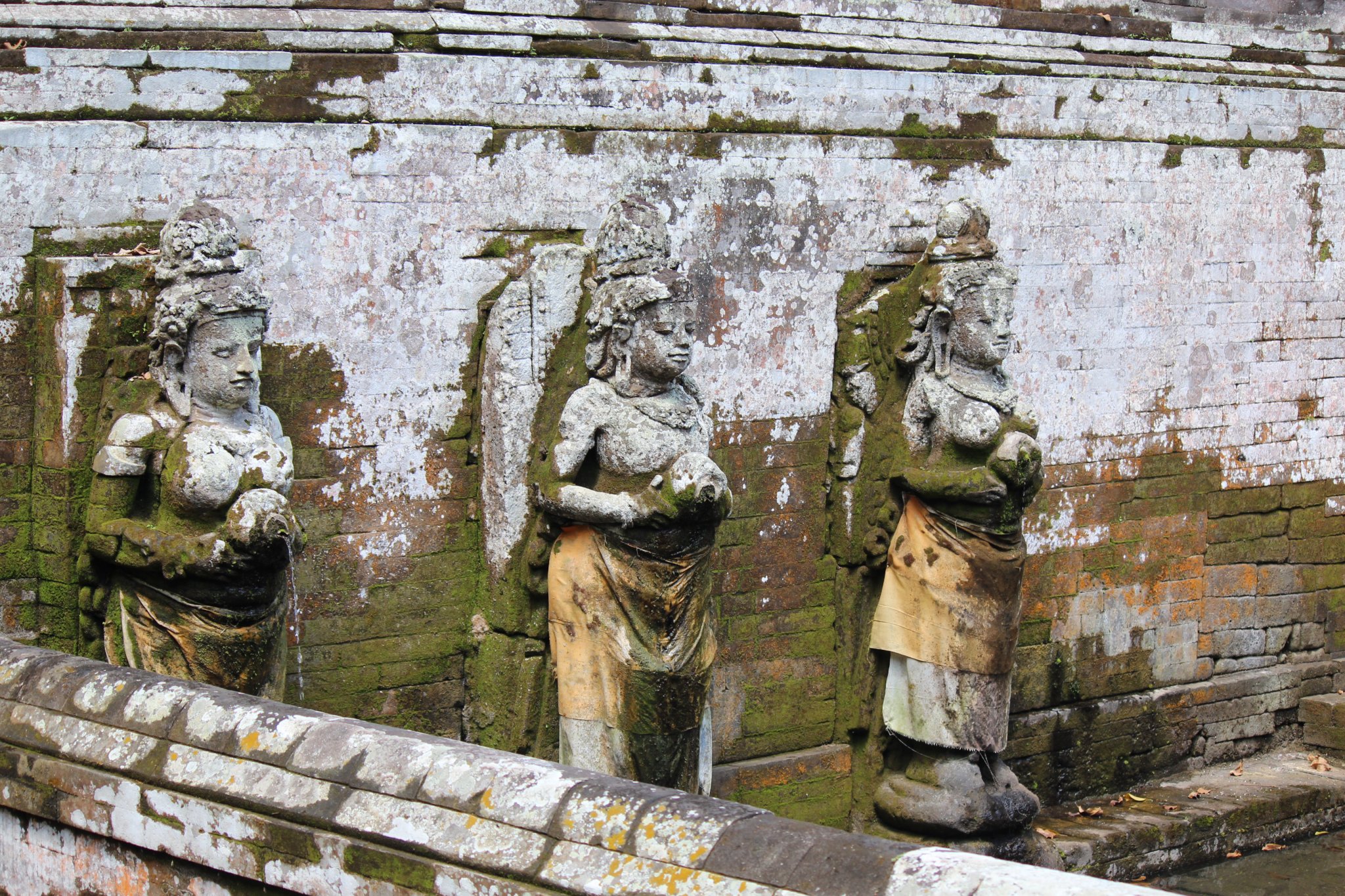 A szentvizes kettősmedence egyik fele