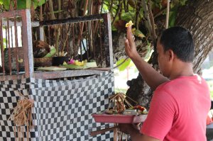 A napi ima minden kaszt életéhez hozzátartozik