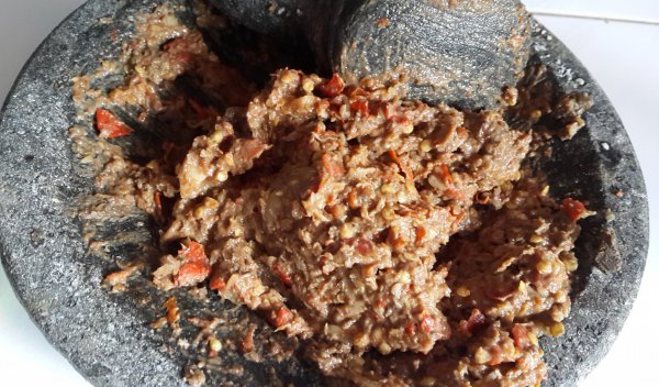 A mozsárban szétnyomkodva a hozzávalók